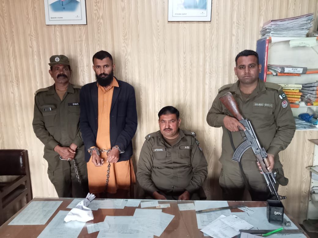 پولیس تھانہ بولانی نے ہوائی فائرنگ کرنے پر ملزم گرفتار کرکے پسٹل 30بور برآمد کرلیا