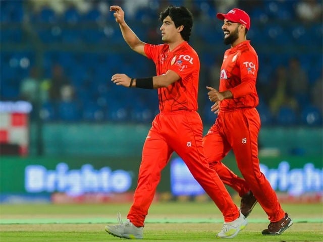 پی ایس ایل 9: اسلام آباد یونائیٹڈ کی 39 رنز سے فتح، گلیڈی ایٹرز ٹورنامنٹ سے باہر