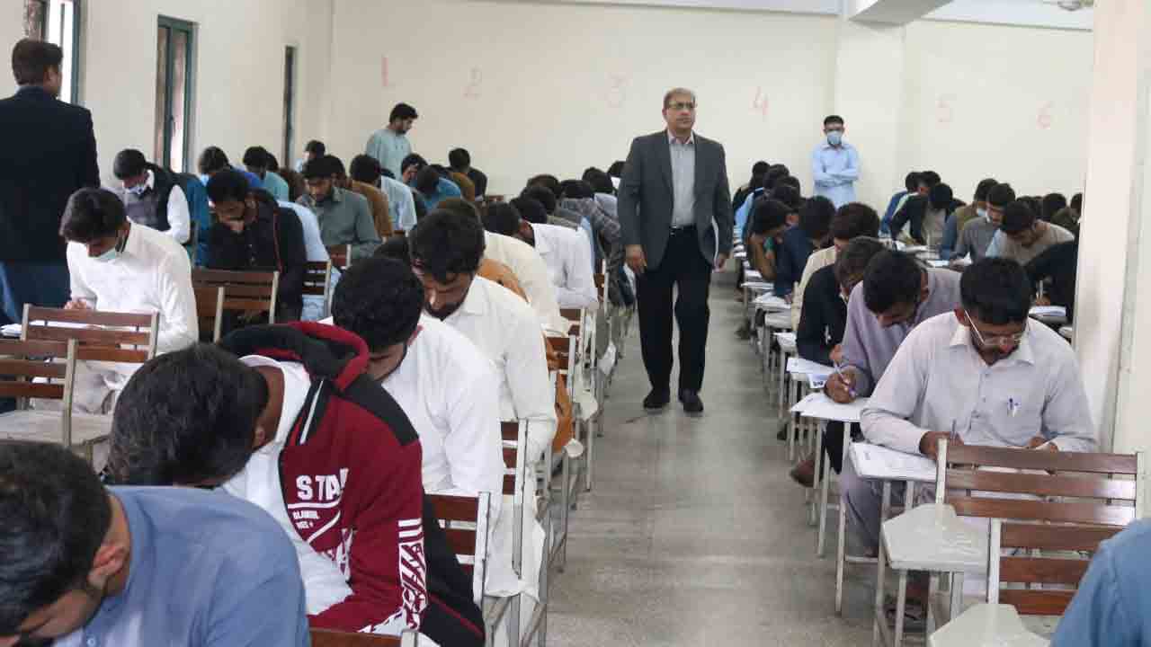 پولیس کو محکمہ ایجوکیشن کیساتھ ملکر امتحانی مراکز کے دورہ اور چیکنگ کا اختیار دے دیا گیا