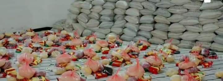 چوہدری عزیز امرہ اسپین اور حاجی چوہدری تنویر احمد کی طرف سے امرہ کلاں کے مستحق گھرانوں میں راشن تقسیم