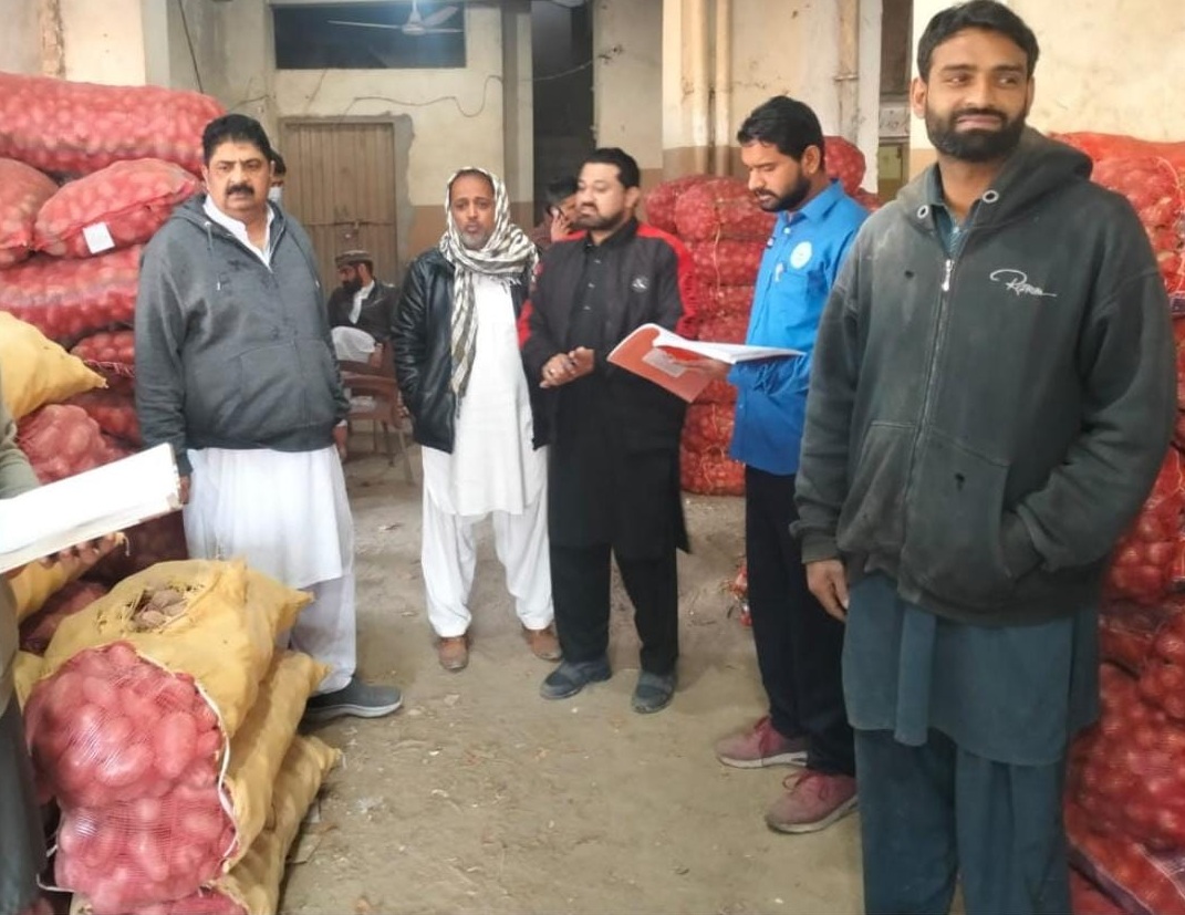 اے سی سرائے عالمگیر کا سبزی و فروٹ منڈی کا دورہ