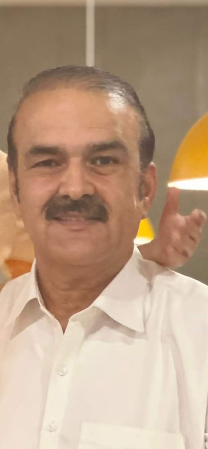 سینئر صحافی اِنعام مِرزا "چیف مِنسٹر واٹس ایپ گروپ” کے مِمبر منتخب