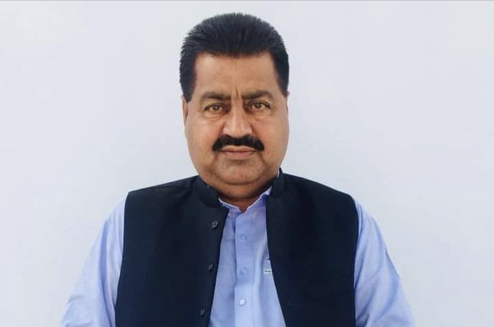 ڈنگہ: سابق وائس چیئرمین چوہدری محمد اجمل ٹوپہ سپرد خاک ، نماز جنازہ میں سینکڑوں افراد شریک