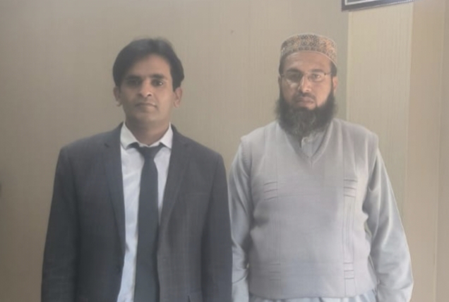 کھاریاں: اسسٹنٹ کمشنر پھالیہ افضال احمد سے بیوروچیف روزنامہ سٹی 53 قاری نصیر احمد کلیار کی ملاقات