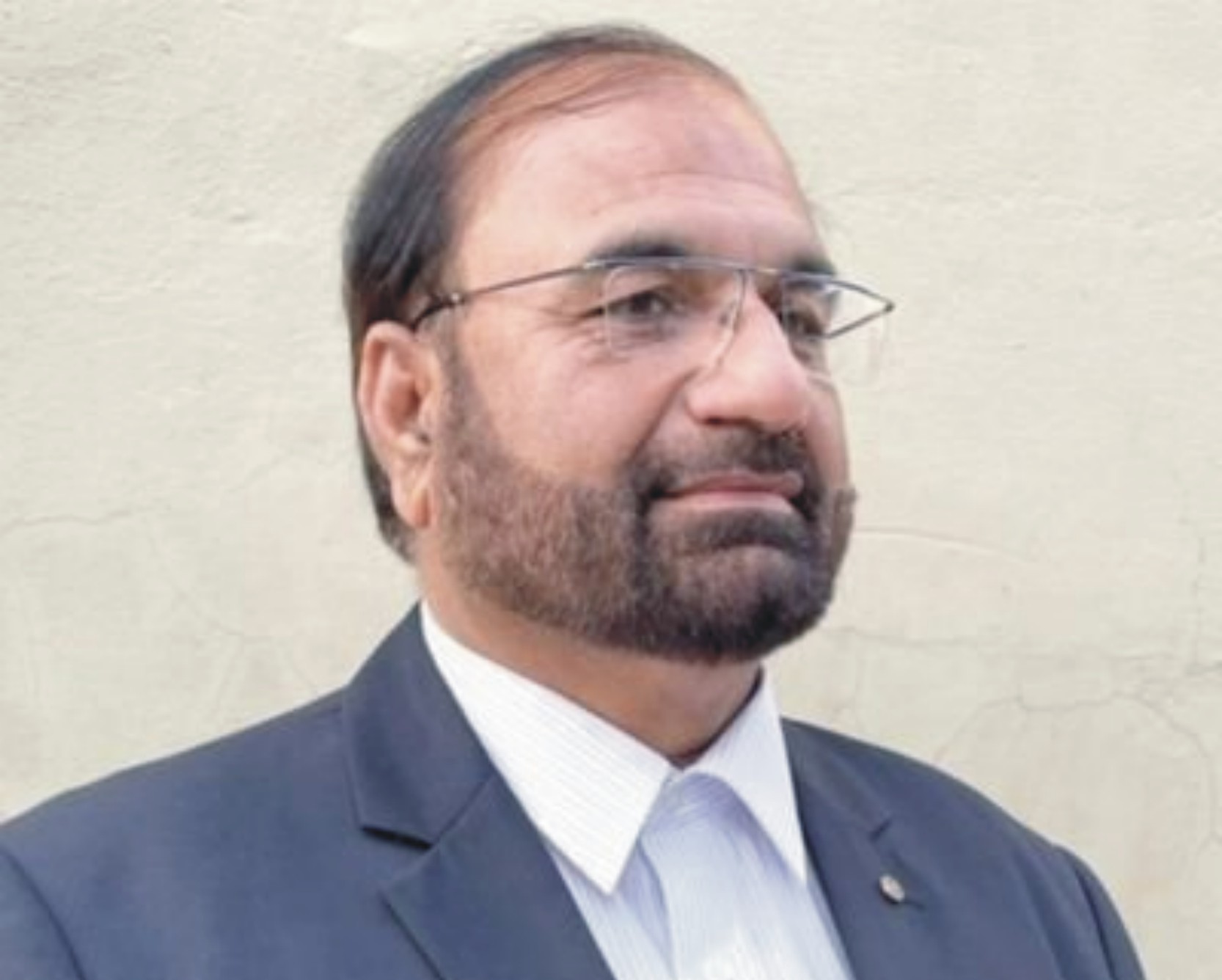 Dr Tariq salim