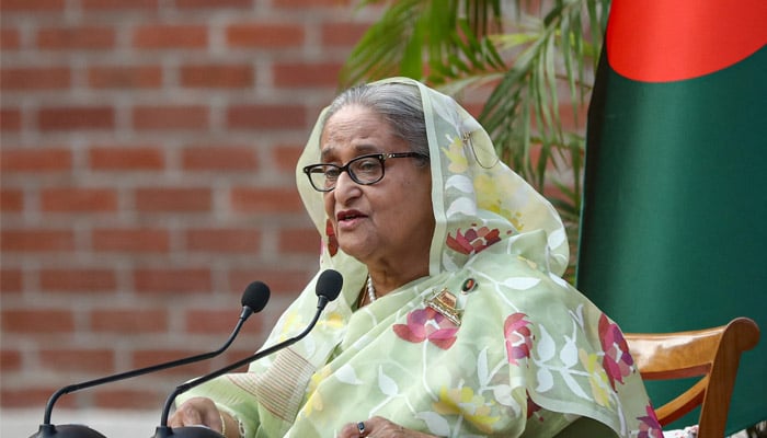 بنگلادیش میں پرتشدد مظاہروں کے بعد وزیراعظم شیخ حسینہ استعفیٰ دیکر بھارت فرار 374705_2850532_updates