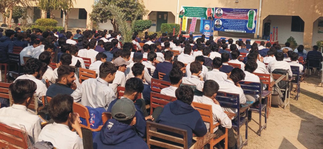 چناب ٹیکنیکل کالج میں روڈ سیفٹی سیمینار، طلبہ و اساتذہ کو ٹریفک قوانین اور محفوظ ڈرائیونگ پر آگاہی دی گئی