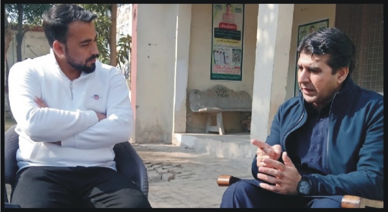 ڈنگہ: انچارج ترقیاتی پروگرام قیصر اسحاق مغل کی ستھرا پنجاب پروگرام آفس میں مینجر آر ار کمپنی تحصیل کھاریاں دانش مجاہد اور ار ار کے سپروائزر سے میٹنگ