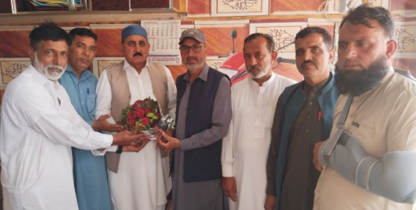 ڈنگہ: پنجاب ٹیچرز یونین ضلع گجرات کے وفد کی چیئرمین SES چوہدری اختر علی شاہد سے ملاقات، عمرہ کی سعادت پر مبارکباد