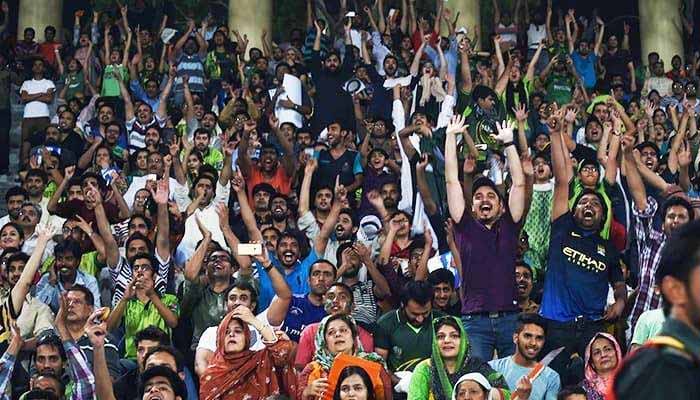 پاکستان سپر لیگ کی مختلف ٹیموں کے مالکان کی وزیر اعظم شہباز شریف سے اسٹیڈیمز میں شائقین کو داخلے کی اجازت دینے کی اپیل