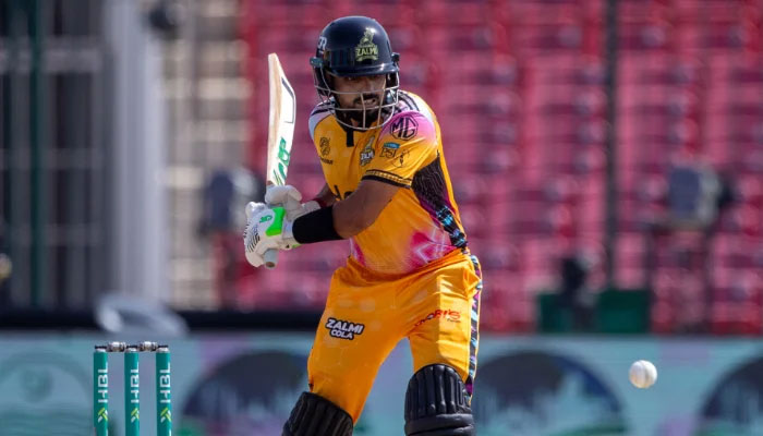 بابر اعظم کا ایک اور ریکارڈ: پی ایس ایل میں 4 ہزار رنز بنانے والے پہلے بیٹر بن گئے