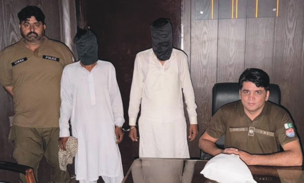 سرائے عالمگیر پولیس کی منشیات فروشوں اور ناجائز اسلحہ برداروں کے خلاف کارروائیاں، 2 ملزمان گرفتار