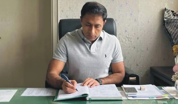 ڈی پی او گجرات اختر فاروق کا تھانہ دولت نگر ، پولیس چوکی بوکن موڑ اور پولیس خدمت مرکز مکیانہ کا دورہ ، کارکردگی اور ریکارڈ کا جائزہ