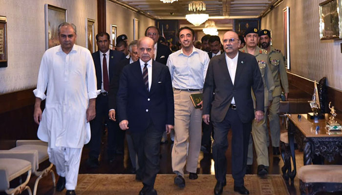 سیاسی میدان سے بڑی خبر: وزیر اعظم شہباز شریف کا پیپلز پارٹی کو گلگت بلتستان میں حکومت بنانے کی دعوت، بلاول بھٹو کا خیرمقدم