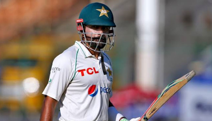 بابر اعظم کی ٹیسٹ سنچری کے بغیر 33 اننگز مکمل، دسمبر 2022 سے بڑی اننگز کھیلنے میں ناکام