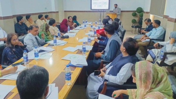 ڈپٹی کمشنر عدیل حیدر کا وفد کے ہمراہ ڈی ایچ کیو ہسپتال منڈی بہاءالدین کا دورہ، اپ گریڈیشن کے امور کا جائزہ